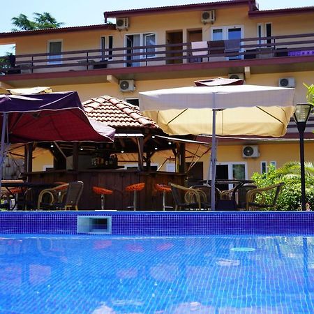 Ponto Hotel Koboeleti Buitenkant foto