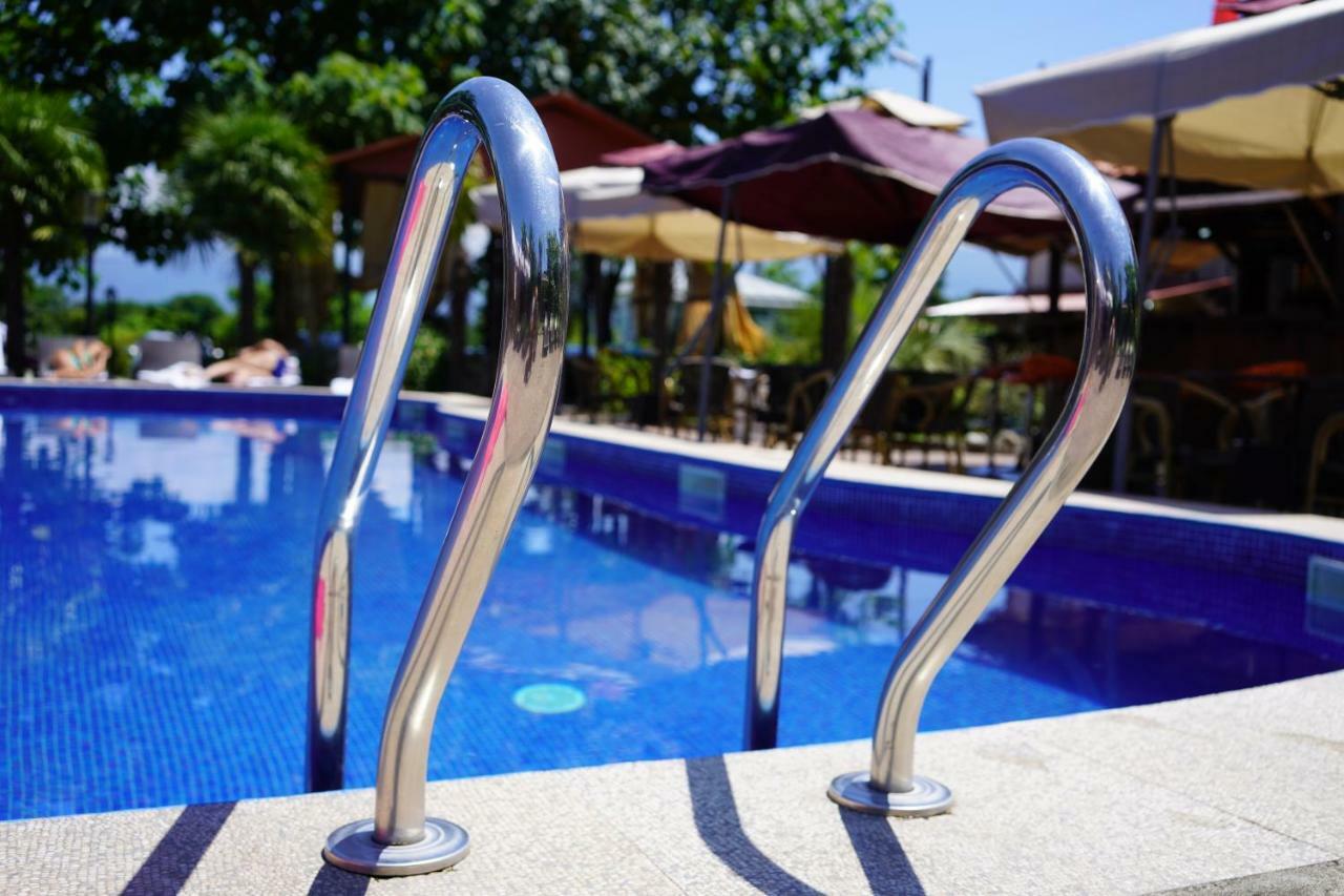 Ponto Hotel Koboeleti Buitenkant foto