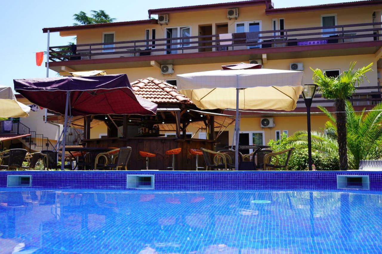 Ponto Hotel Koboeleti Buitenkant foto