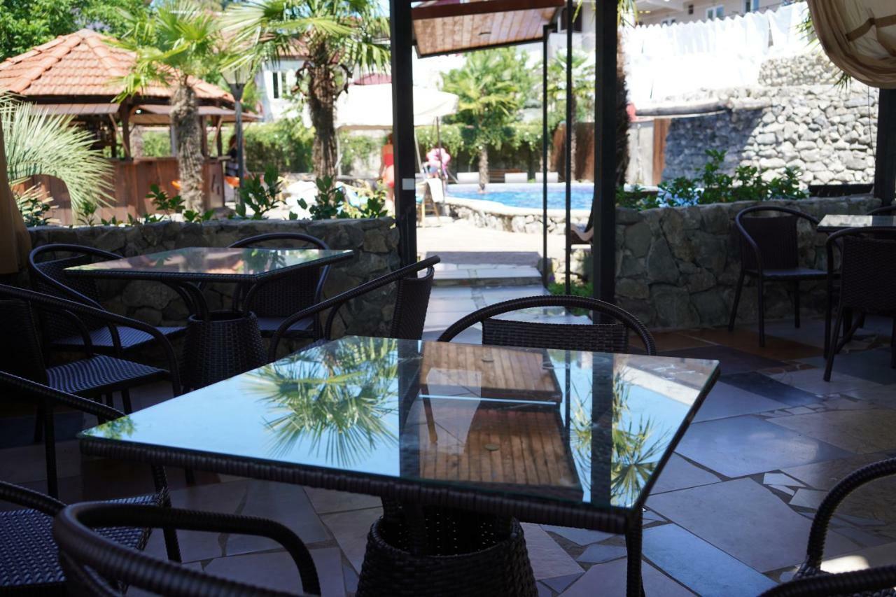 Ponto Hotel Koboeleti Buitenkant foto