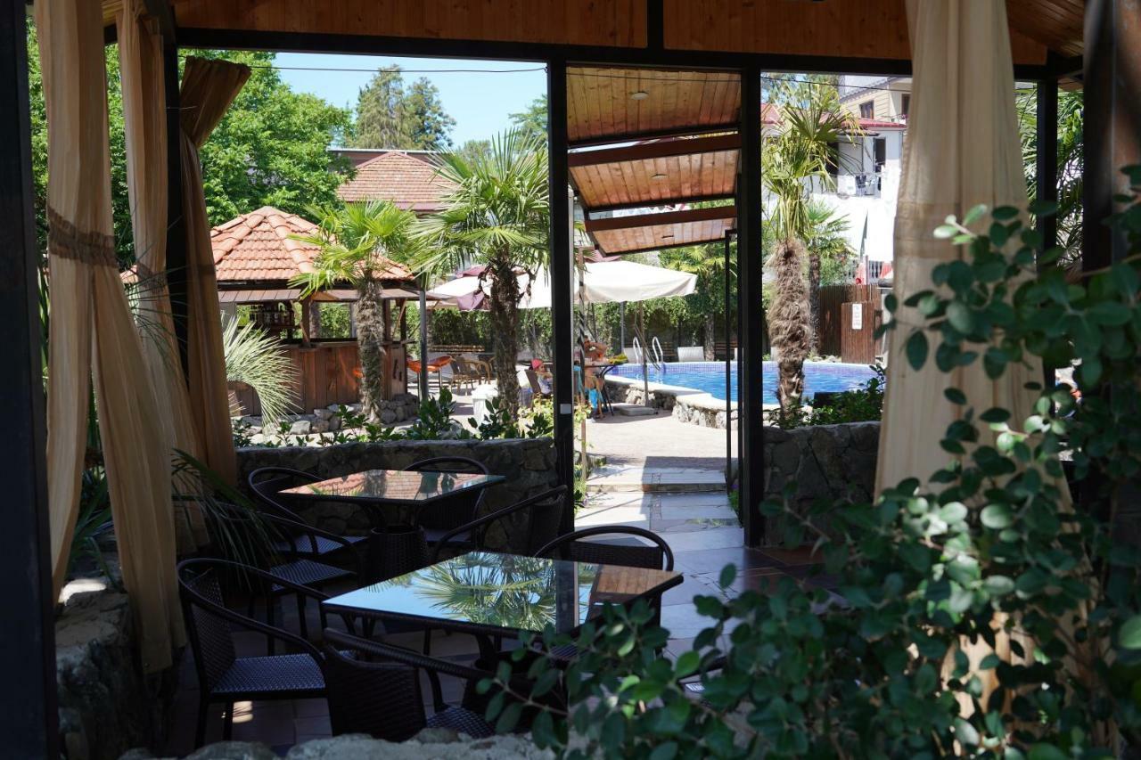 Ponto Hotel Koboeleti Buitenkant foto