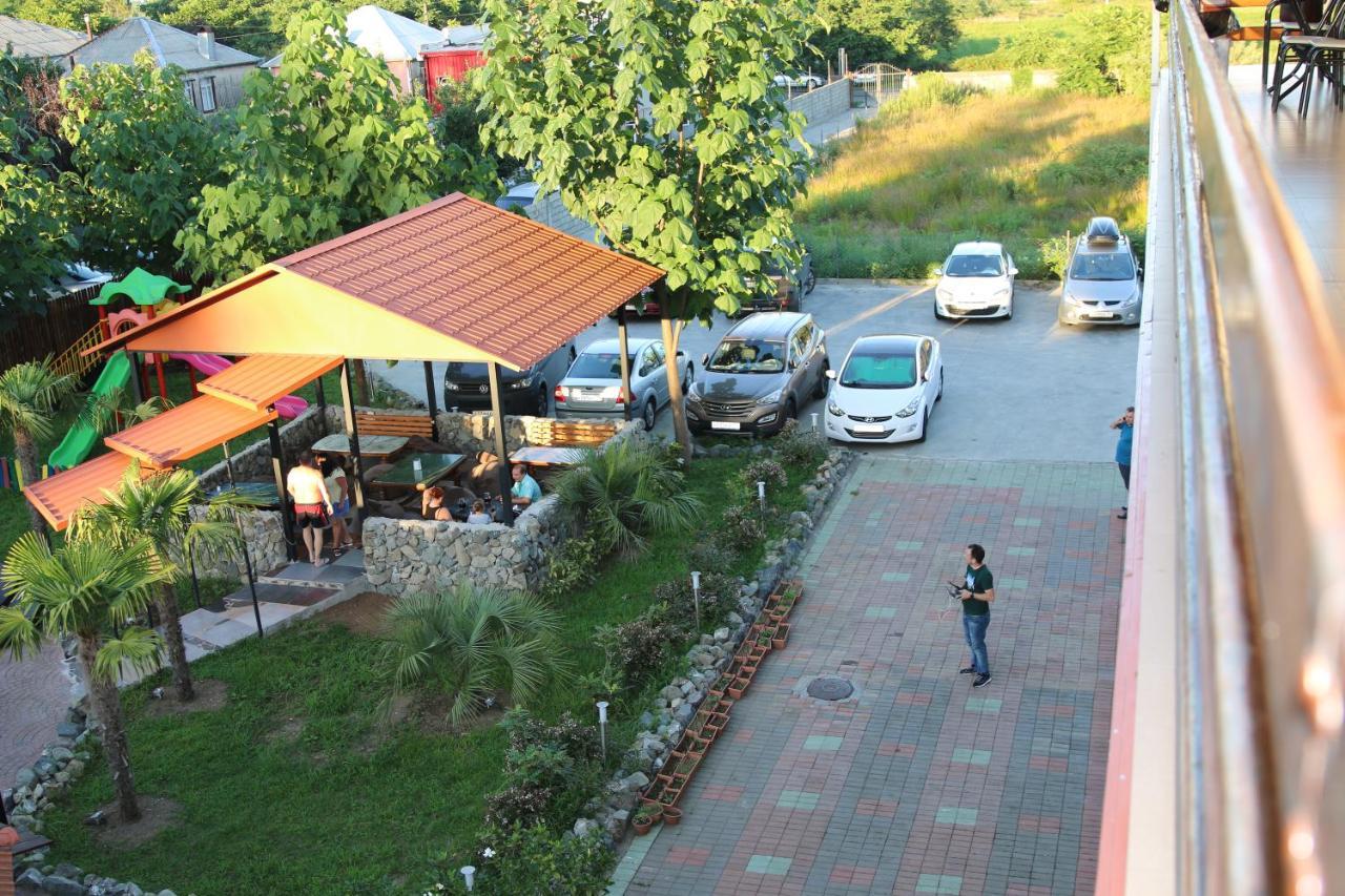 Ponto Hotel Koboeleti Buitenkant foto